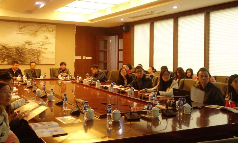 [乡镇会议，阅读和治疗]百岁老人最初的心和坚持感动了中国